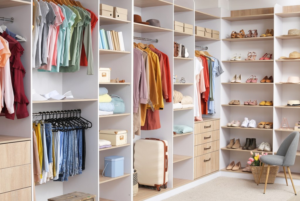Dressing Ouvert vs Fermé ou Vitré: Lequel Est Fait Pour Toi&nbsp;?